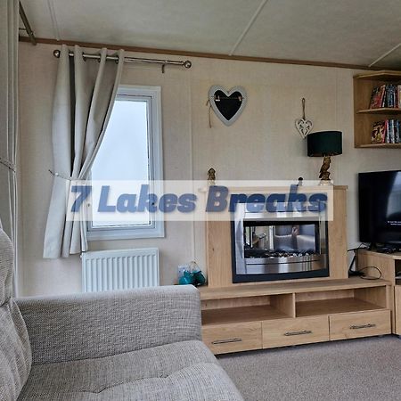 7 Lakes Breaks At 7 Lakes Country Park Crowle  Exterior photo
