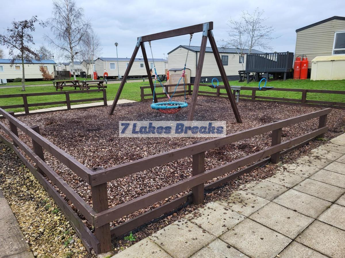 7 Lakes Breaks At 7 Lakes Country Park Crowle  Exterior photo